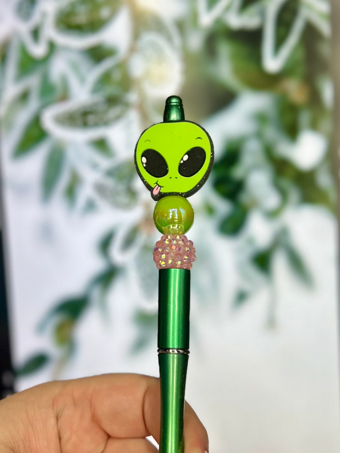 Alien pen
