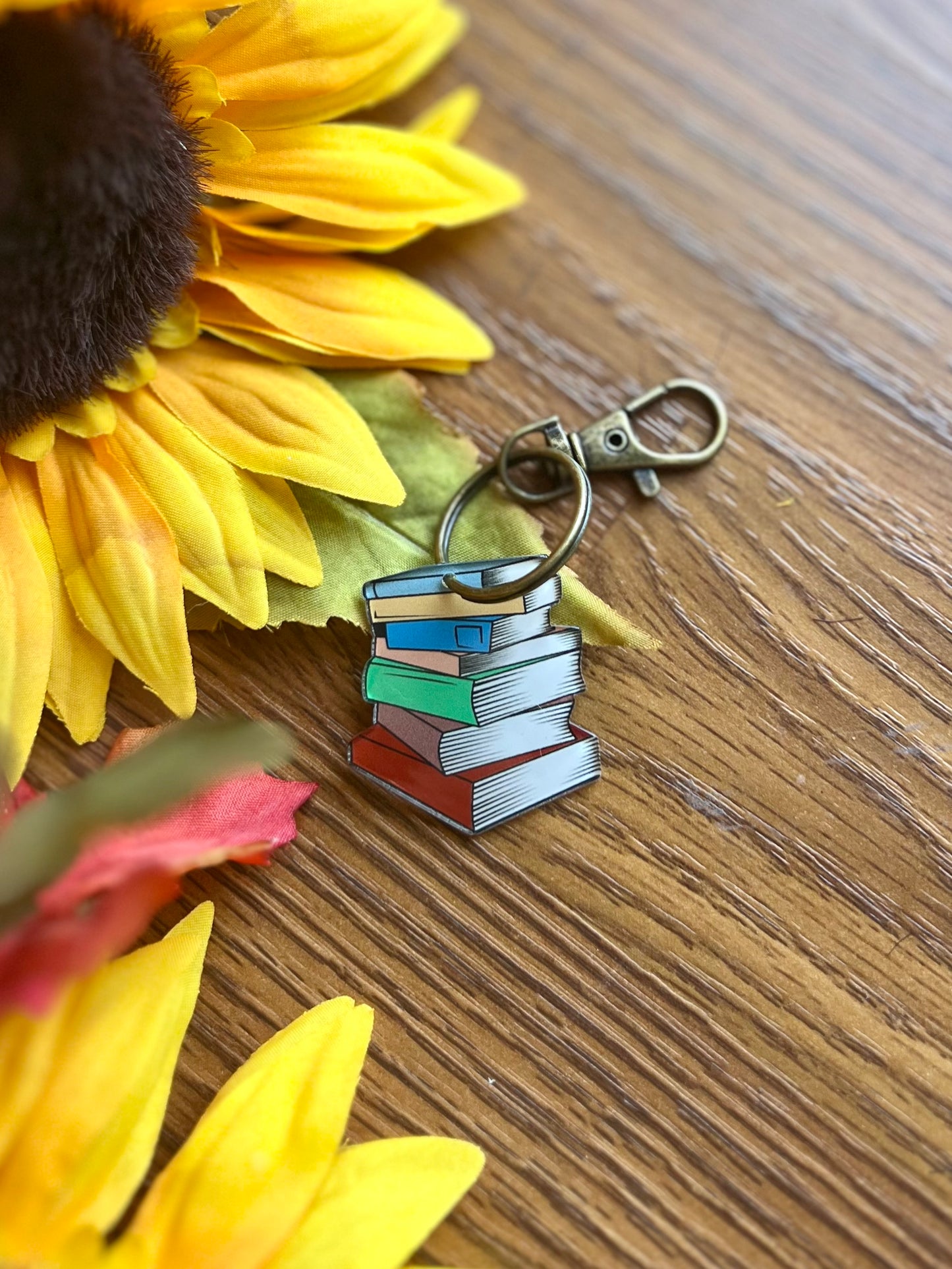 Book Zipper Pull