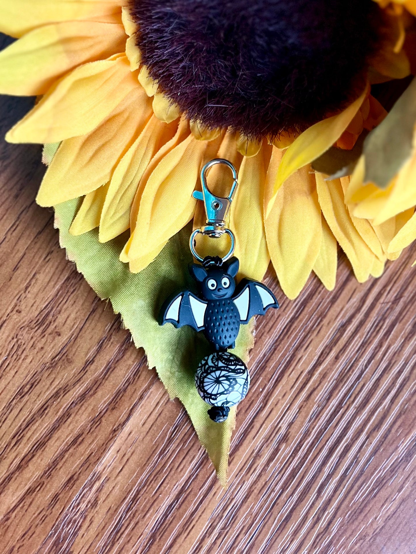Bat Zipper Pull