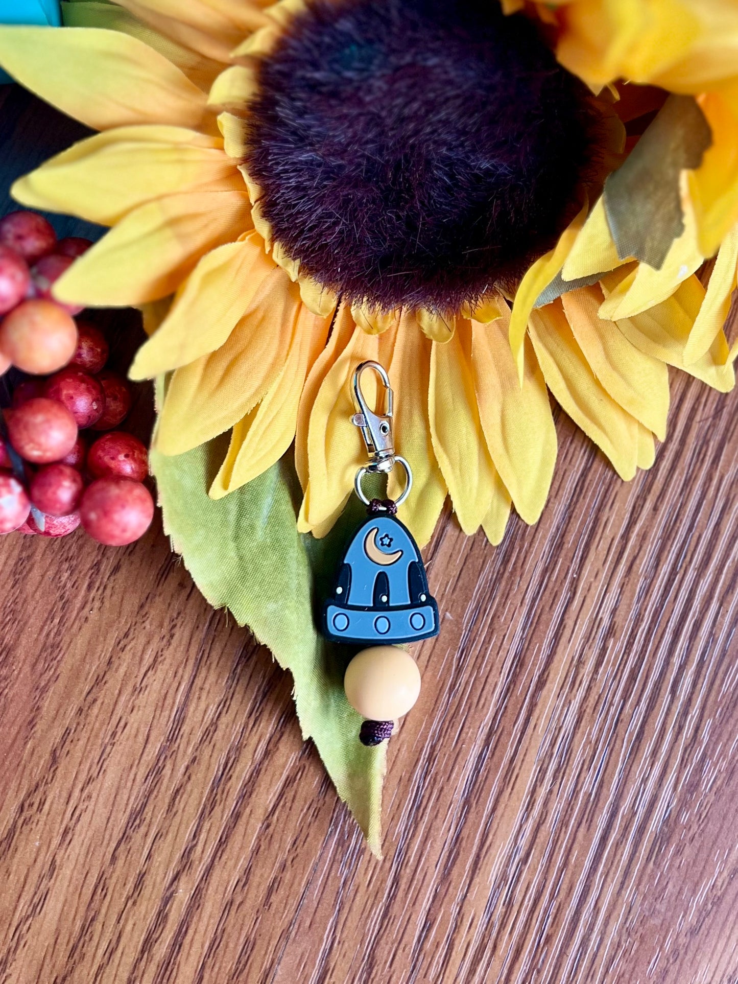 Spaceship Zipper Pull