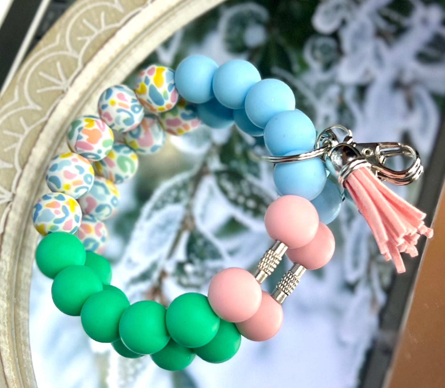 Pastel leopard wire wristlet